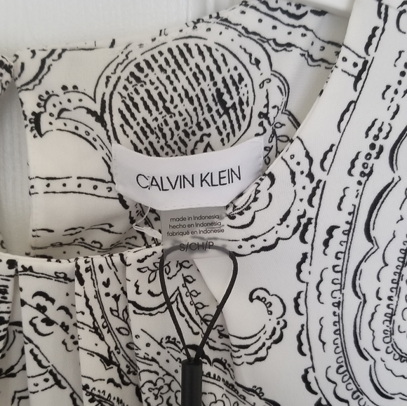 Calvin Klein Large Paisley Jersey Pleated Neck Top - Picture 3 of 10